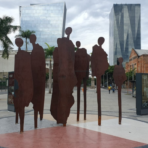 Desvende o Passado na Pequena África: A Jornada da Resistência Afro-Carioca - Idioma Português.